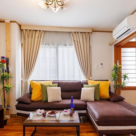 Naha Gajumaru Apartment Hotel 301 מראה חיצוני תמונה